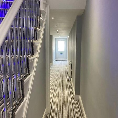 112 Gleneagle Road Rooms London Eksteriør bilde