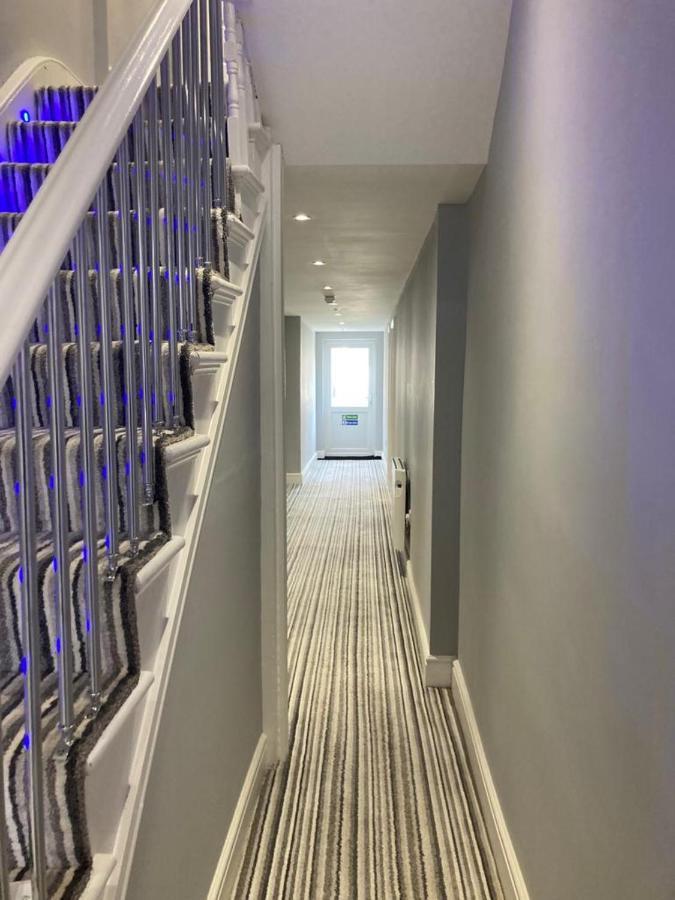 112 Gleneagle Road Rooms London Eksteriør bilde